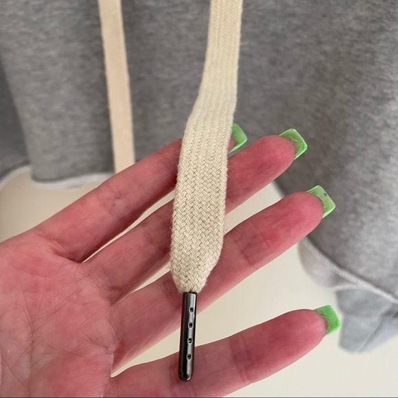 𝅺🎀 Dance & Marvel Crop Raw Hem Hoodie, Size L - Picture 8 of 8